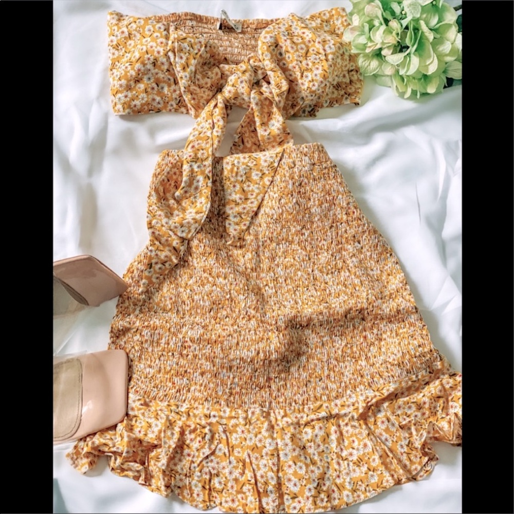 Two Piece Yellow Floral Skirt Set - Picture 4 of 7